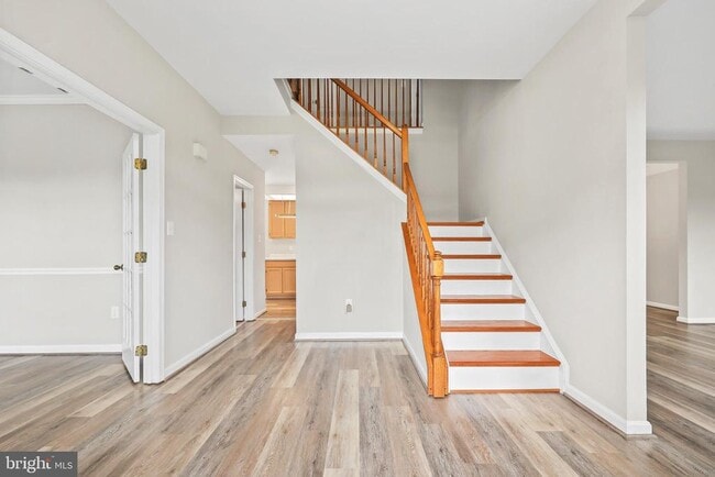 Building Photo - 18865 Crossroads Ct