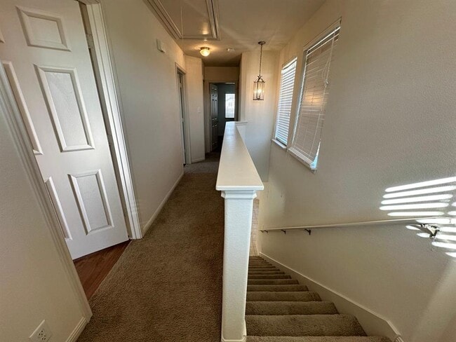 Building Photo - 918 Craters of the Moon Blvd