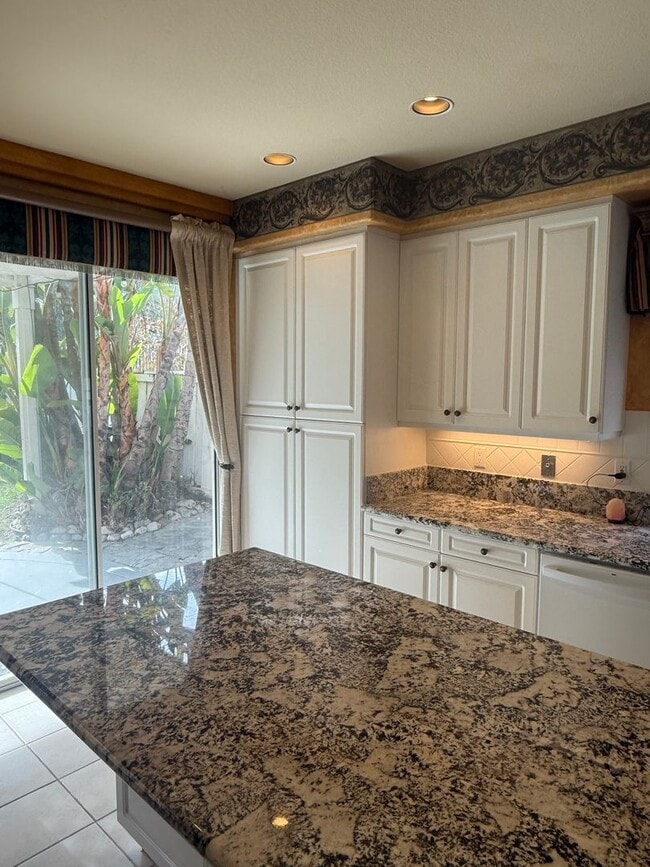 Building Photo - Scripps Ranch 4 Br 3 baths garage yard solar for rent $4990