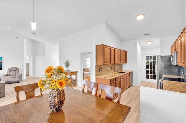 Building Photo - 8099 Cassia Dr