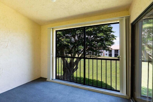 Building Photo - 321 Olivewood Pl