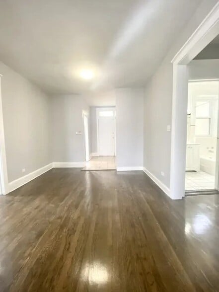 Building Photo - 1251 W Rosemont Ave