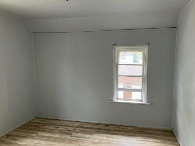 Building Photo - 214 Oak St