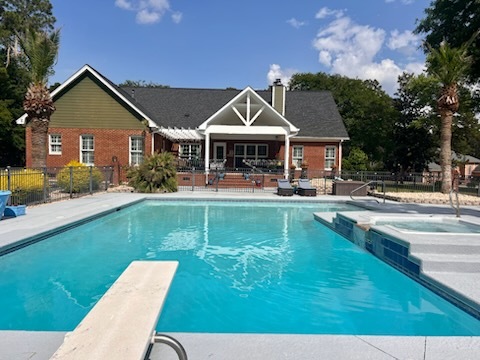Building Photo - 145 Longleaf Dr