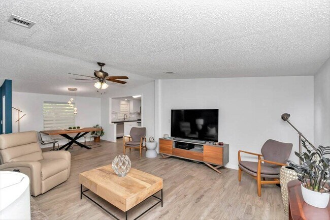 Building Photo - 5839 SW 59th St