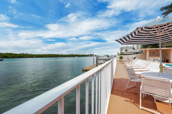 Building Photo - 225 S Beach Rd