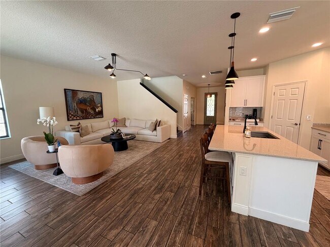 Building Photo - 12798 Munro Ln