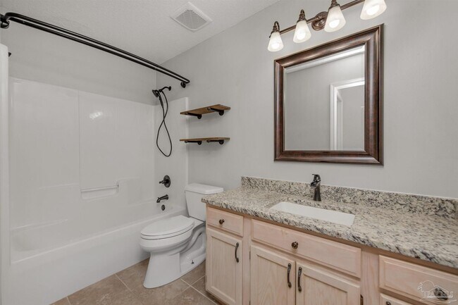 Building Photo - 6545 Fern St