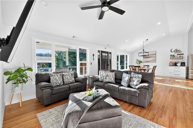 Building Photo - 1324 Ace Mcmillian Rd