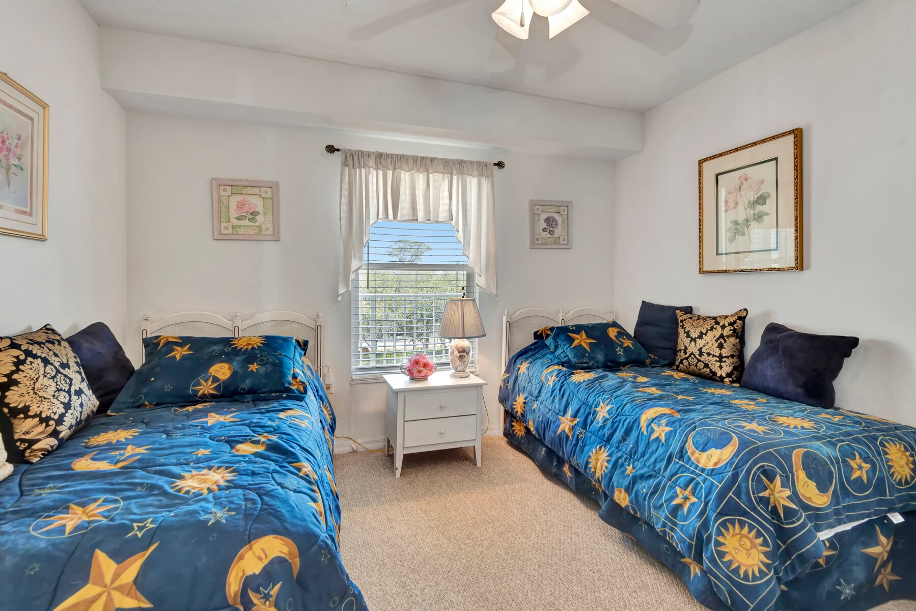 Building Photo - 711 N Halifax Ave