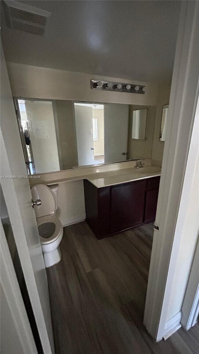 Building Photo - 5686 Rock Island Rd