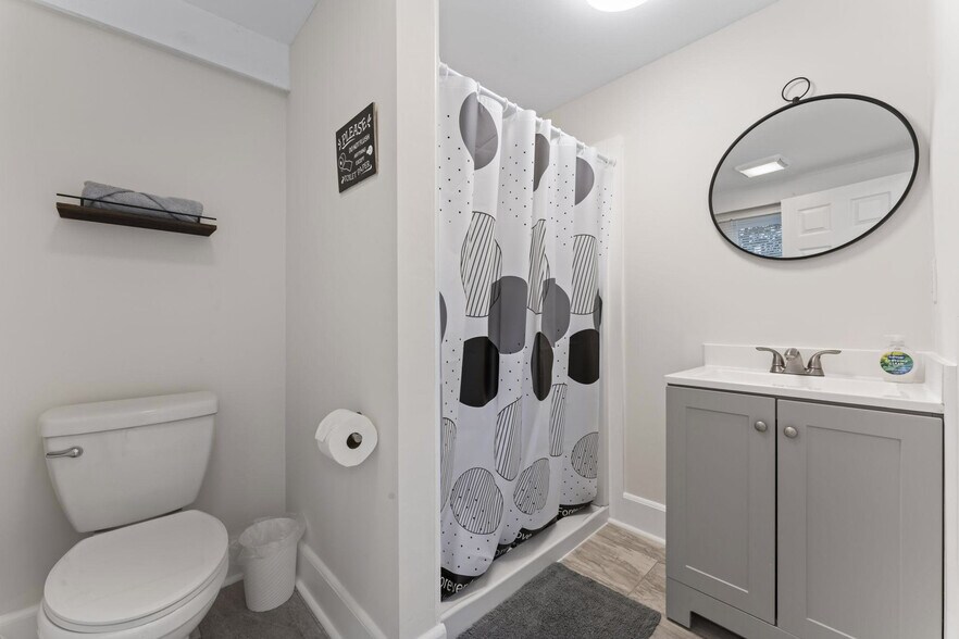 Building Photo - 1524 Dyal St