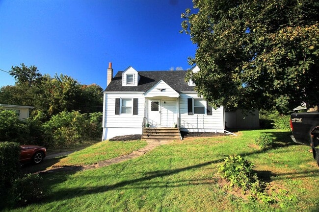 Building Photo - 13 Spackenkill Rd