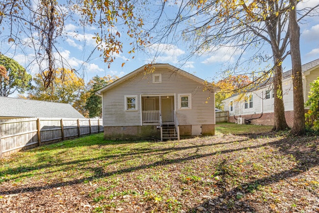 Building Photo - 659 Wilson St