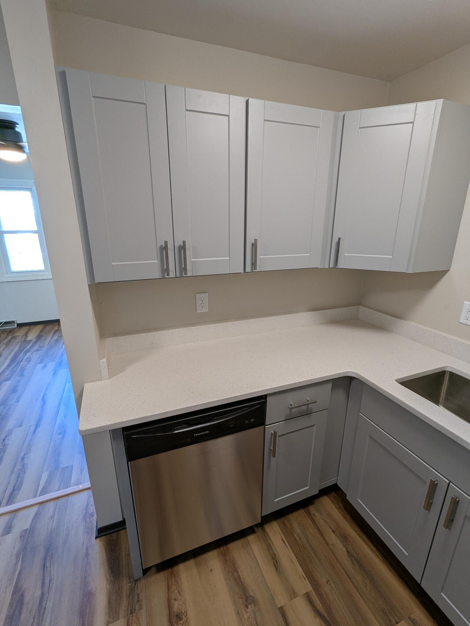 Building Photo - 645 Easton Pky