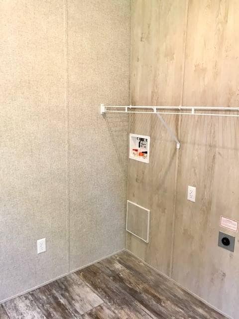 Building Photo - 82 Branch Hill Ct