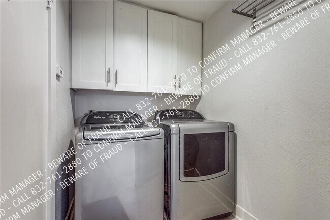 Building Photo - 3800 Graphic Pl