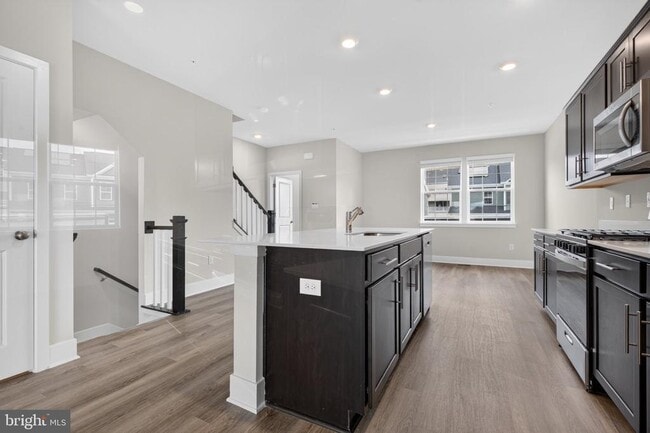 Building Photo - 10708 Meridian Hill Way