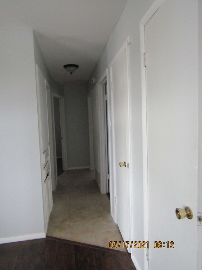 Building Photo - GOOCH ACRES!!