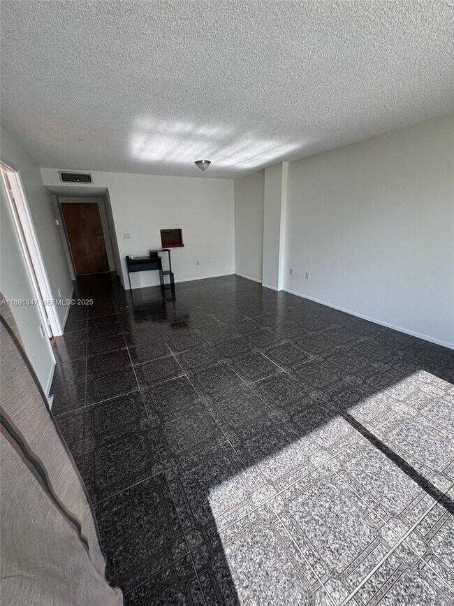 Building Photo - 15600 NW 7th Ave