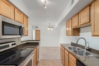 Building Photo - Stunning 1 Bed, 1 Bath Condo in the Heart ...