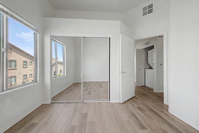 Building Photo - 8805 Jeffreys St