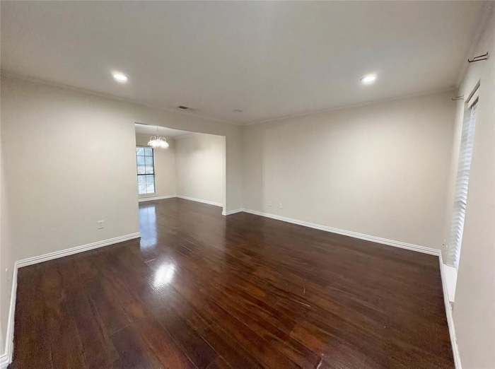 Building Photo - 1951 Pin Oak Dr