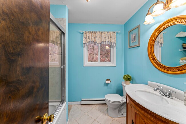 Building Photo - 8 Glenview Dr