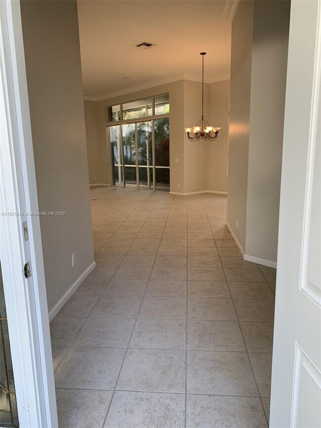 Building Photo - 2518 Bay Pointe Ct