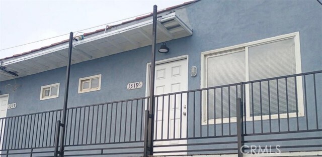 Building Photo - 1319 W 92nd St