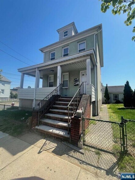 Building Photo - 39 Lodi St