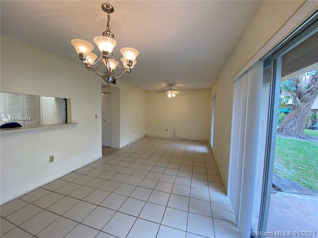 Building Photo - 17170 SW 94th Ave