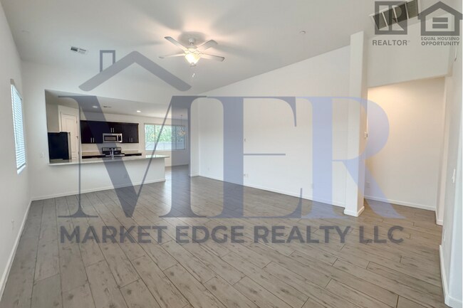 Building Photo - 3Bed/2.5Bath Townhouse at 7th St/Hatcher! Move-In Ready on 04/09/2026! -- NO HOA! ALL TILE FLOORING!