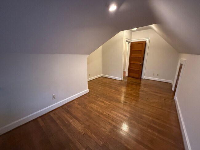 Building Photo - 312 South Upper Street, Lexington KY (Thir...