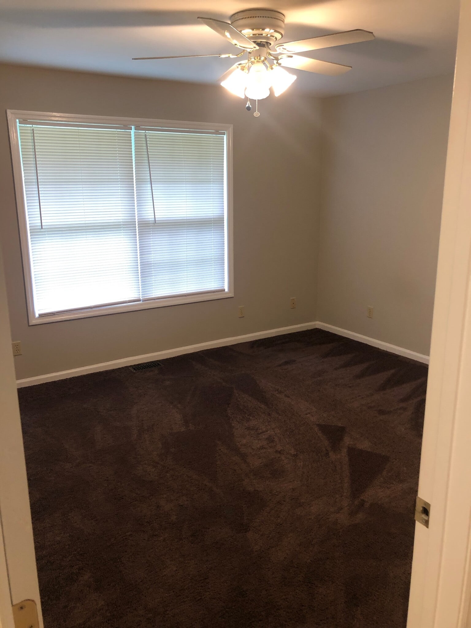 Building Photo - 254 Sloans Grove Rd