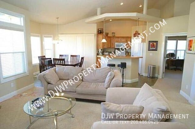 Building Photo - 2296 E White Hawk St