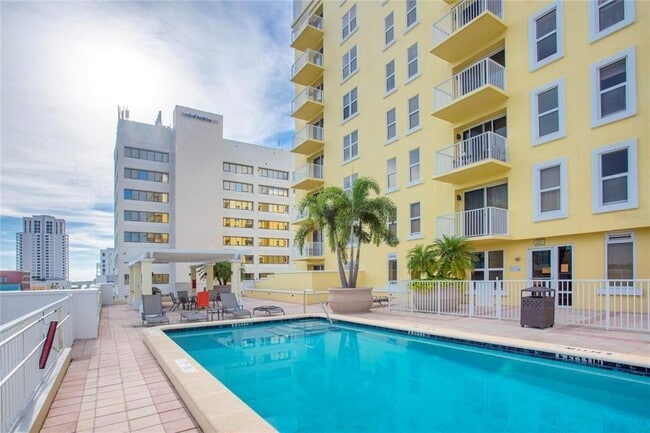 Building Photo - 628 Cleveland St