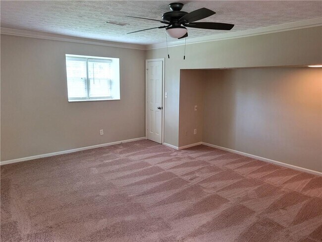 Building Photo - 2800 Davis Rd