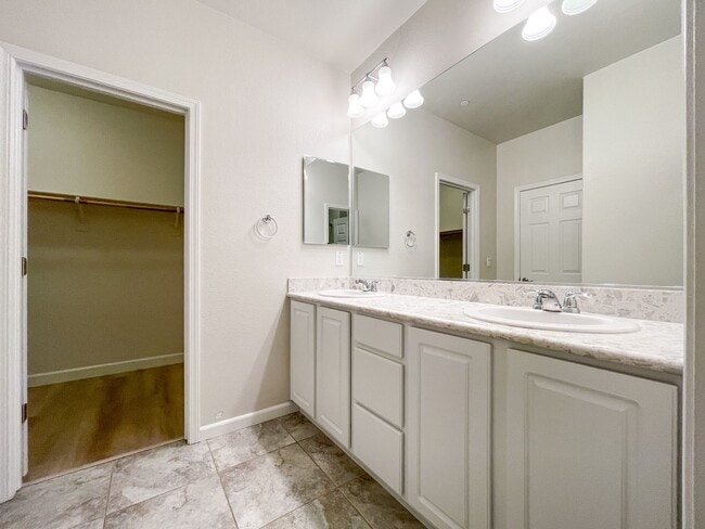 Building Photo - Modern Townhome Living in North San Jose – Attached 2-Car Garage