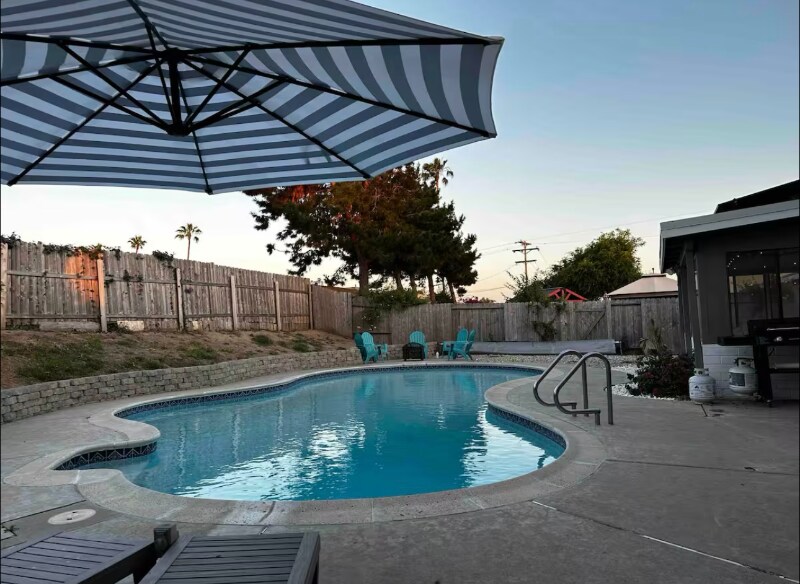 Building Photo - 514 Luna Dr