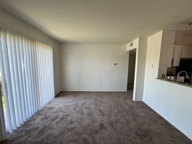Building Photo - 3bd/2ba Condo - Mentone, CA