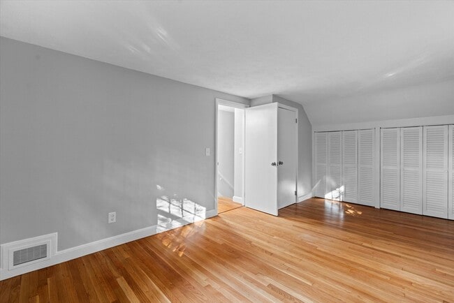 Building Photo - 36 Delmar Ave