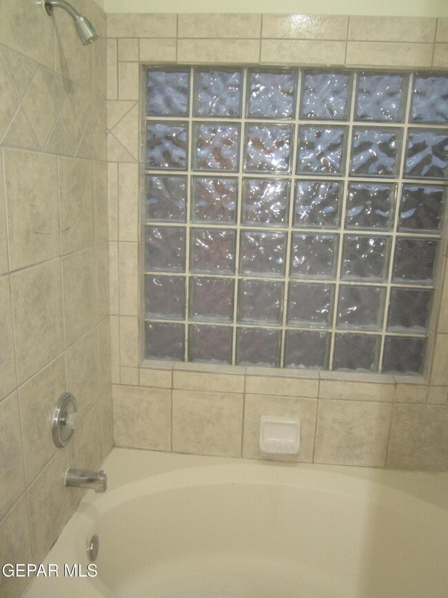 Building Photo - 12521 Tierra Serena Dr