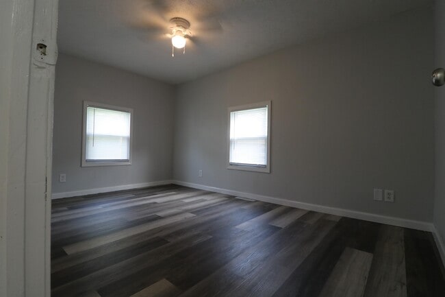 Building Photo - 1324 N 5th St