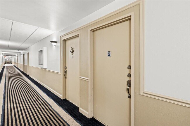 Building Photo - 4250 Galt Ocean Dr