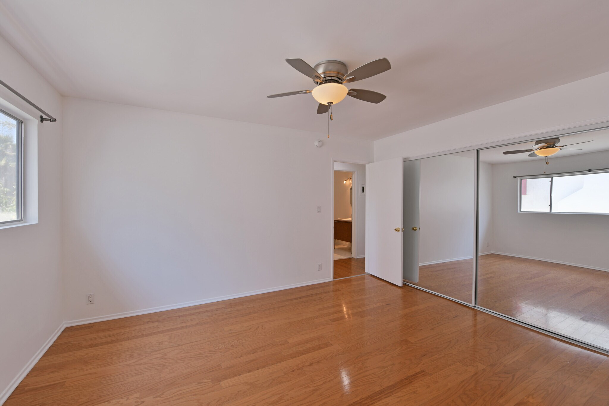 Building Photo - 1436 S Bedford St