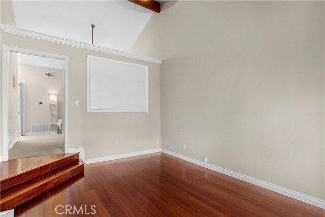 Building Photo - 240 Pineview