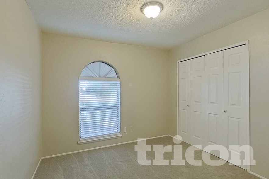 Building Photo - 1610 Pilot Way