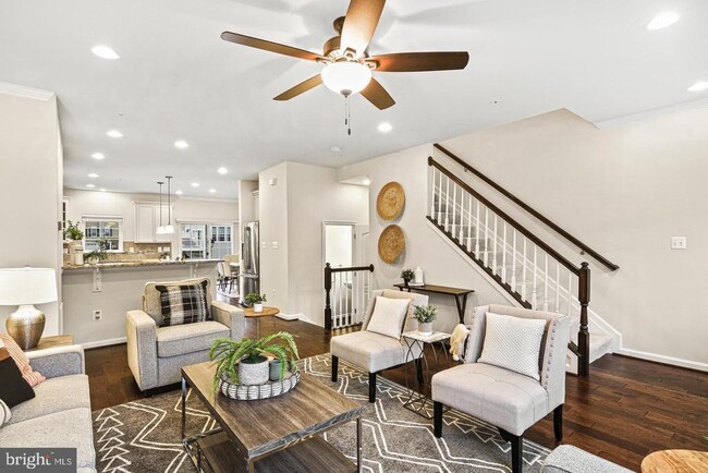 Building Photo - 1316 Hawthorn Dr