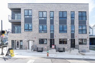 Building Photo - 6604 Lansdowne Ave